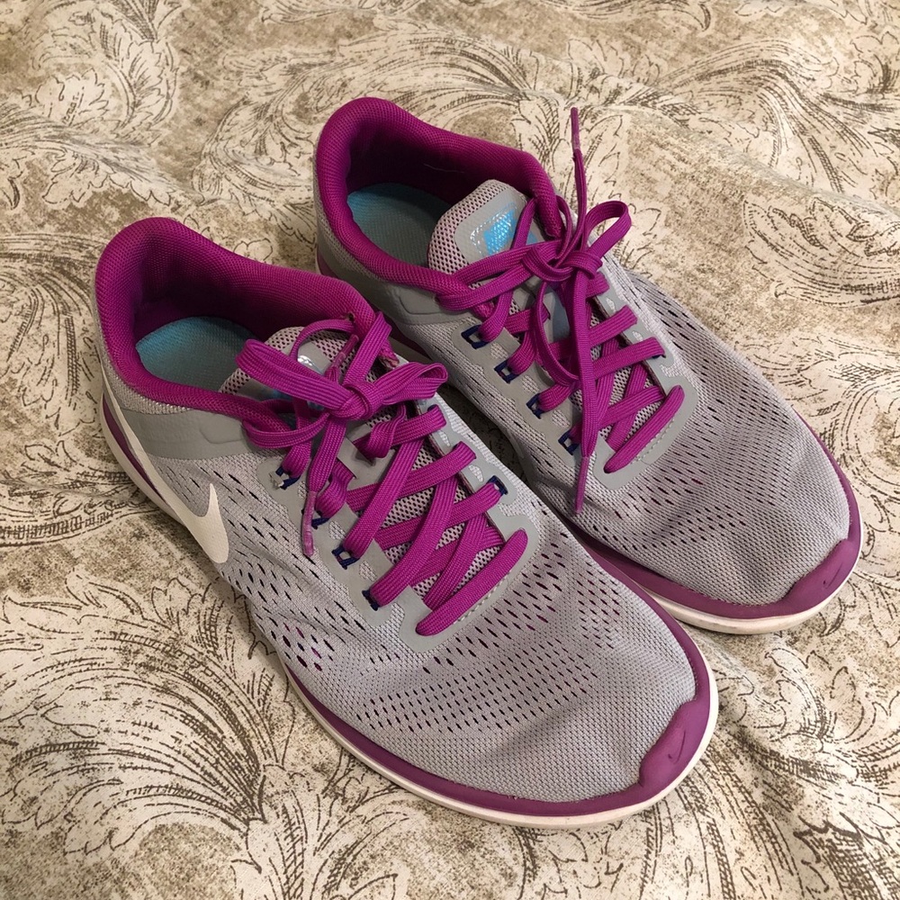 Womens NIKE Shoes